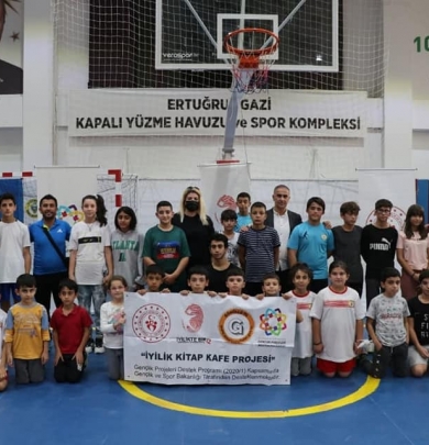 Badminton kursu devam ediyor