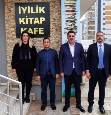 GENÇLİK SPOR İL MÜDÜRLÜĞÜN’DEN İYİLİK KİTAP KAFE’YE ZİYARET